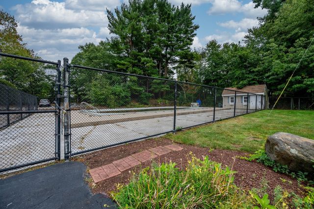43 Mccormick Ter 53, Stoughton, MA 02072