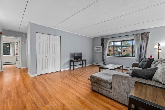 43 Mccormick Ter 53, Stoughton, MA 02072
