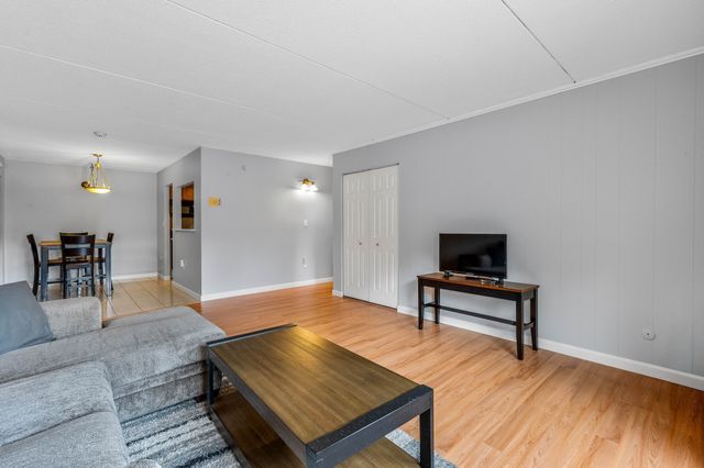 43 Mccormick Ter 53, Stoughton, MA 02072