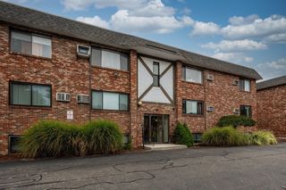 43 Mccormick Ter 53, Stoughton, MA 02072