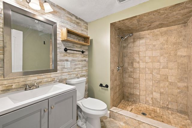 19 Waleco Rd, Brockton, MA 02302