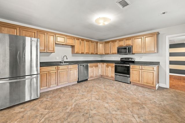 19 Waleco Rd, Brockton, MA 02302