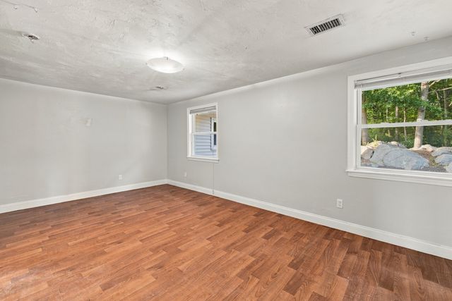 19 Waleco Rd, Brockton, MA 02302