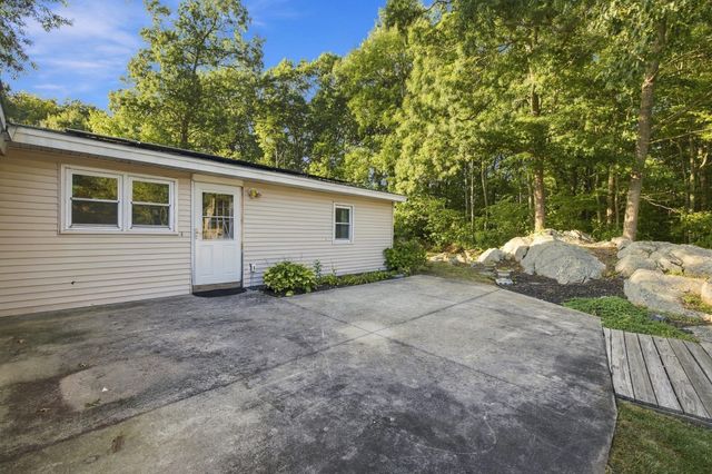 19 Waleco Rd, Brockton, MA 02302