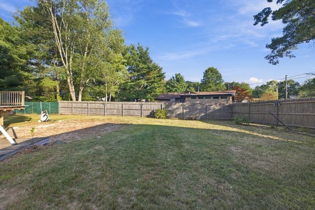 19 Waleco Rd, Brockton, MA 02302