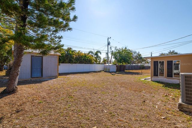 1901 WINCHESTER ROAD N, St Petersburg, FL 33710