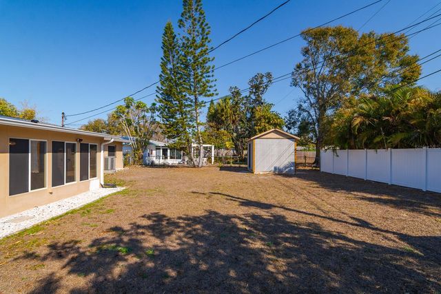 1901 WINCHESTER ROAD N, St Petersburg, FL 33710