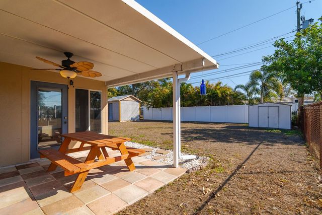 1901 WINCHESTER ROAD N, St Petersburg, FL 33710