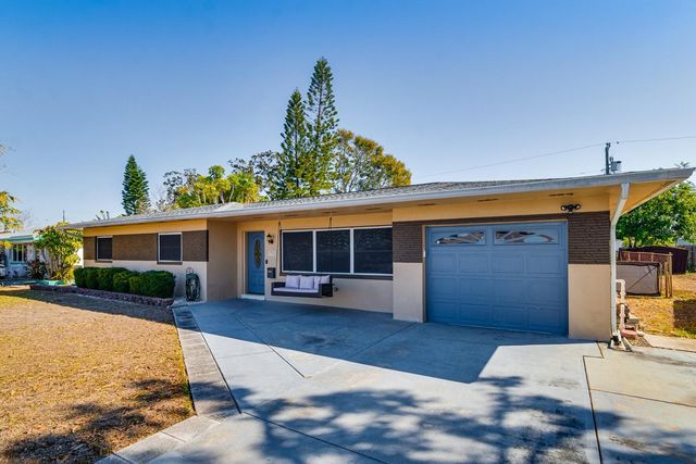 1901 WINCHESTER ROAD N, St Petersburg, FL 33710