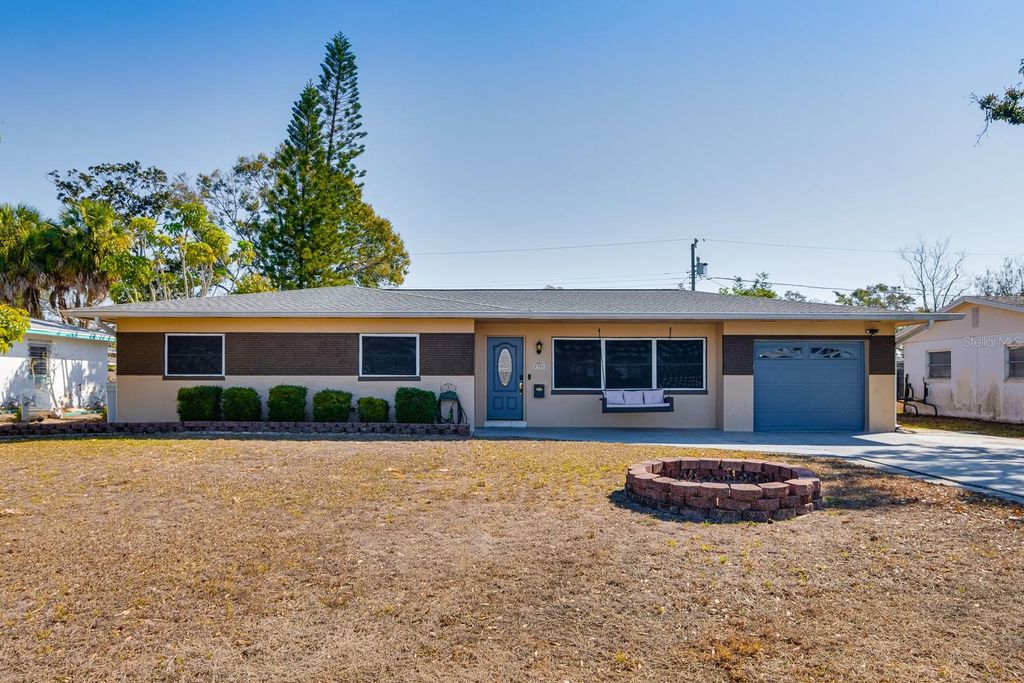 1901 WINCHESTER ROAD N, St Petersburg, FL 33710