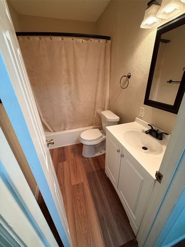 228 E Boyd Avenue, Bonham, TX 75418