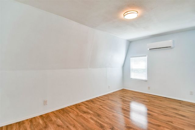 1701 Smokehouse Road, Granbury, TX 76049
