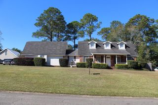 1111 Deerpath Dr., Dothan, AL 36303