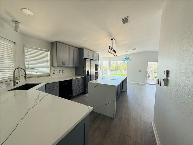 4851 W GANDY BOULEVARD 5C, Tampa, FL 33611