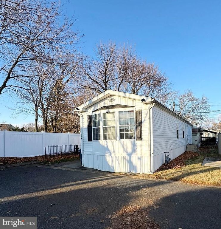 59 RON RD, Hazlet, NJ 07730