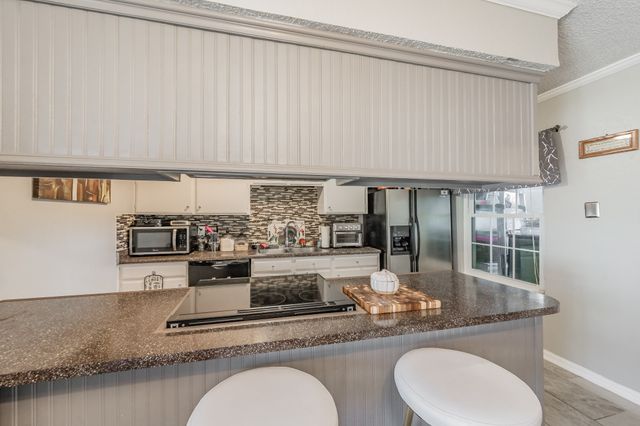 623 Ridgeline Drive, Hurst, TX 76053