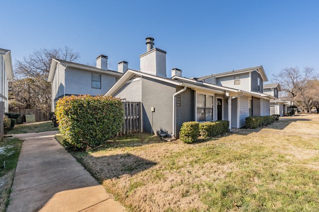 623 Ridgeline Drive, Hurst, TX 76053