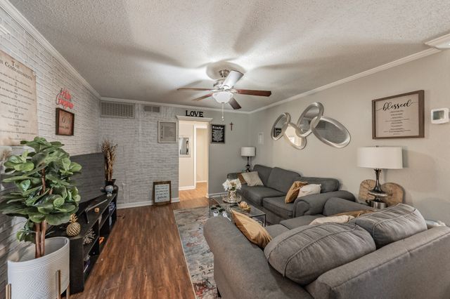 623 Ridgeline Drive, Hurst, TX 76053