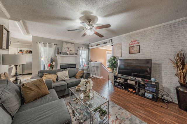 623 Ridgeline Drive, Hurst, TX 76053