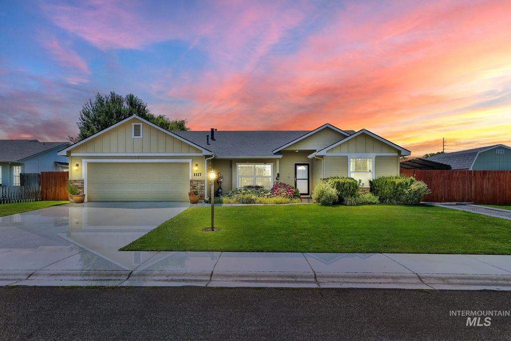 1117 W Falcon Ave, Nampa, ID 83651