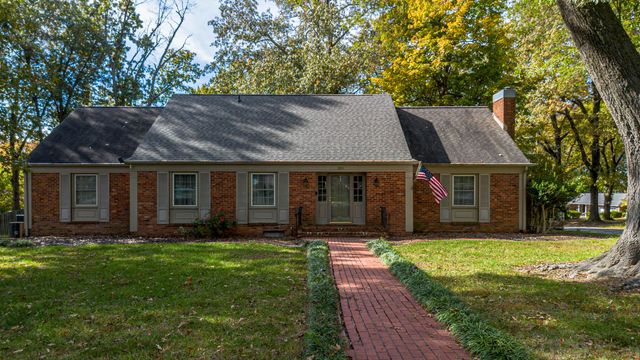 201 Maxfield Drive, Paducah, KY 42001