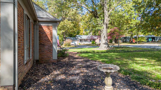 201 Maxfield Drive, Paducah, KY 42001