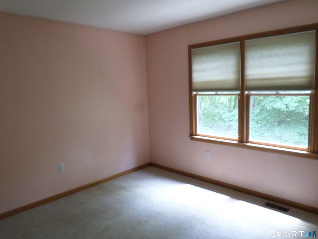 48 Brookview Circle, Manchester, CT 06040