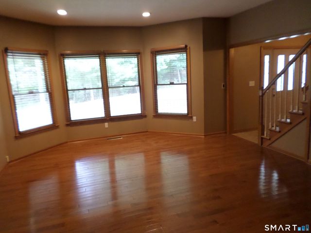 48 Brookview Circle, Manchester, CT 06040