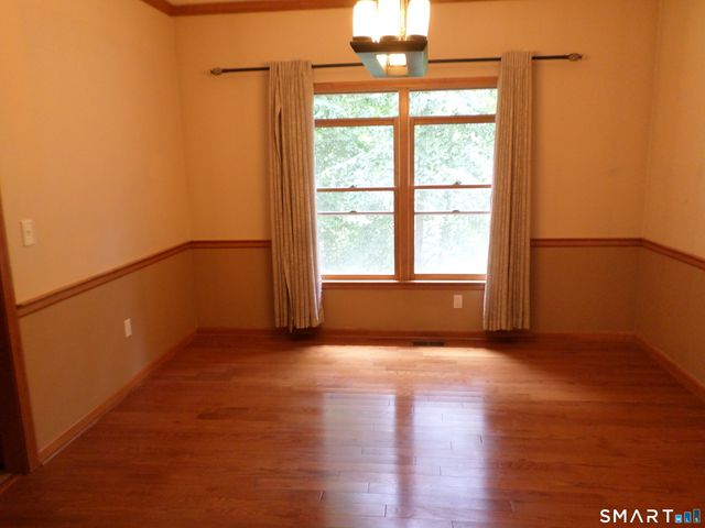 48 Brookview Circle, Manchester, CT 06040