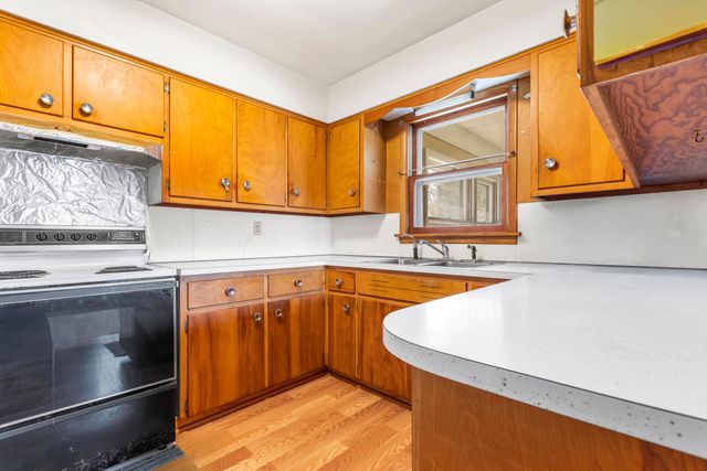 121 Geneva Avenue, Battle Creek City, MI 49037