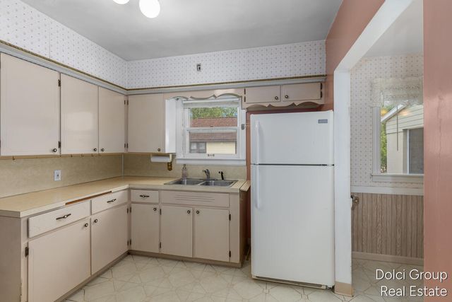 2524 Prairie Street, Wyoming, MI 49519