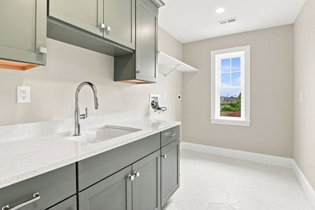 36 Ferullo Drive, Woburn, MA 01801