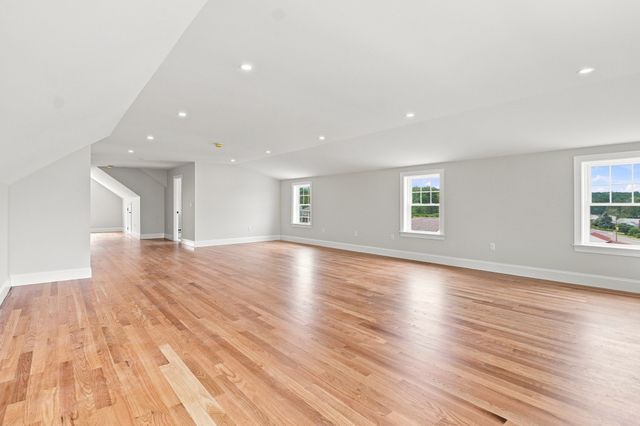 36 Ferullo Drive, Woburn, MA 01801