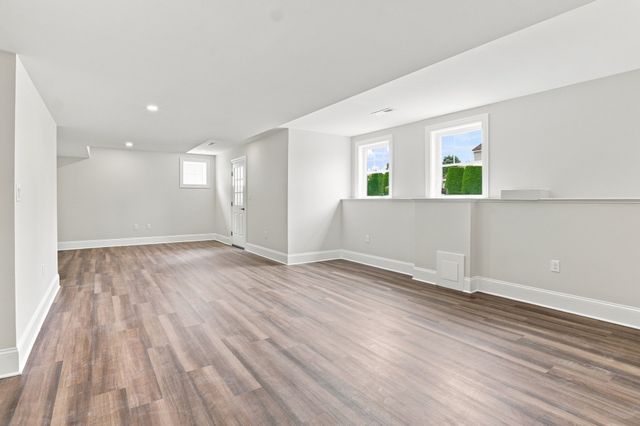 36 Ferullo Drive, Woburn, MA 01801