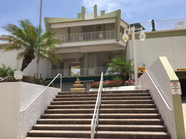 101 Briny Avenue 806, Pompano Beach, FL 33062