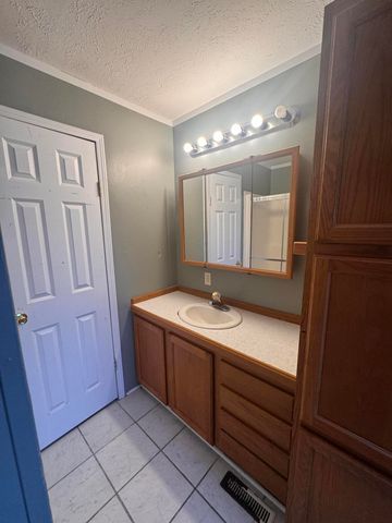 102 Hillview Court, Frankfort, KY 40601