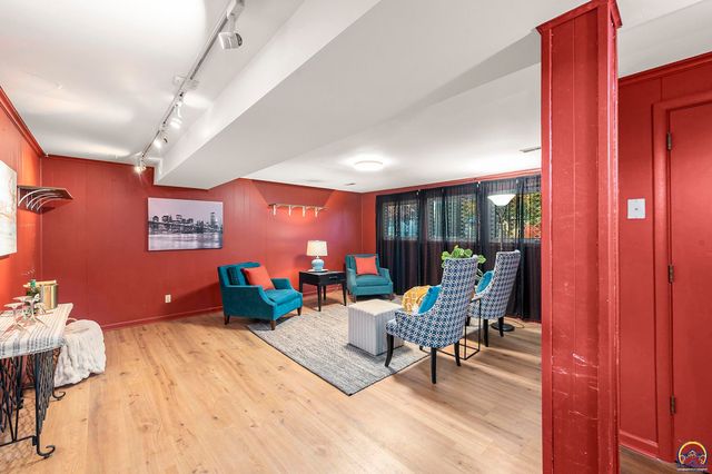 3029 SW Arnold AVE, Topeka, KS 66614