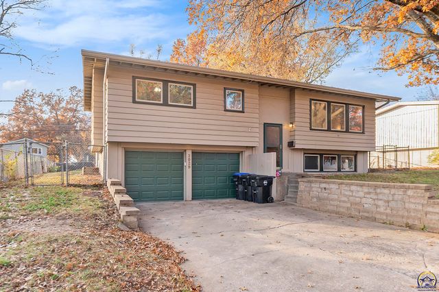 3029 SW Arnold AVE, Topeka, KS 66614