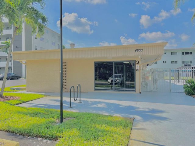 981 Hillcrest Court 306, Hollywood, FL 33021