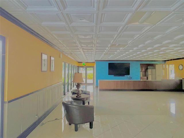 981 Hillcrest Court 306, Hollywood, FL 33021