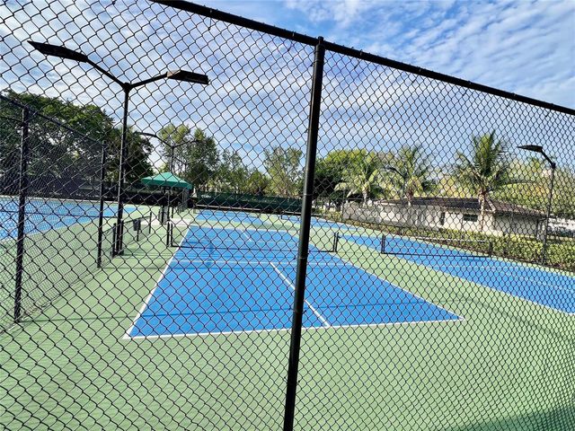 981 Hillcrest Court 306, Hollywood, FL 33021