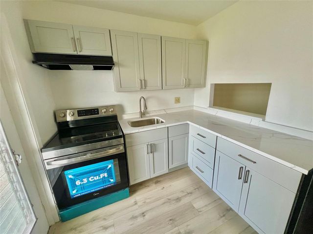 981 Hillcrest Court 306, Hollywood, FL 33021