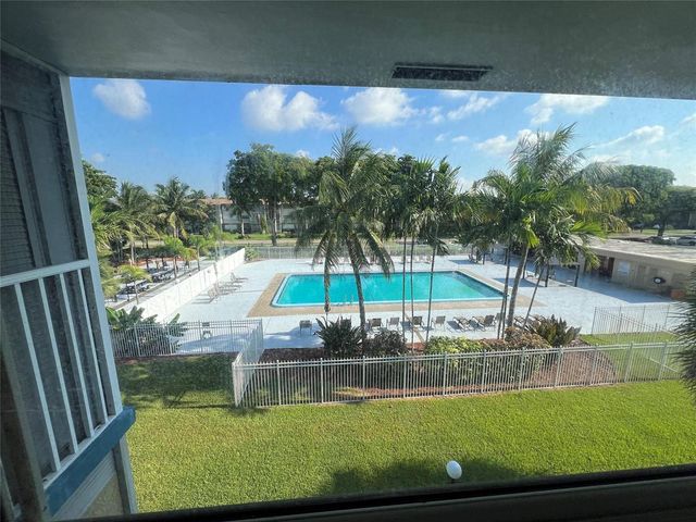 981 Hillcrest Court 306, Hollywood, FL 33021