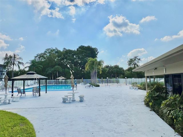 981 Hillcrest Court 306, Hollywood, FL 33021