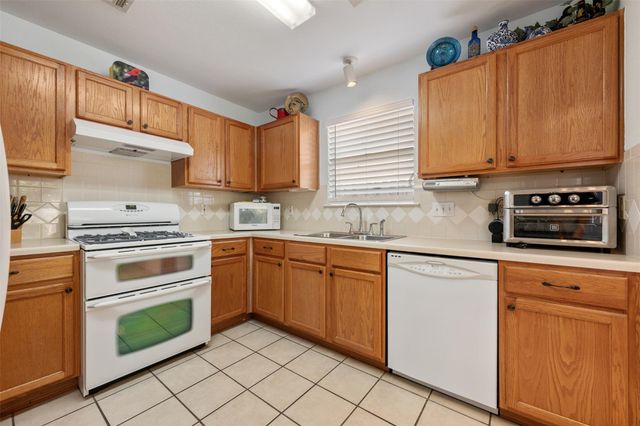 112 Rosemary CV, Georgetown, TX 78626