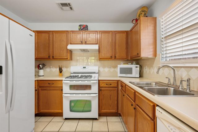 112 Rosemary CV, Georgetown, TX 78626