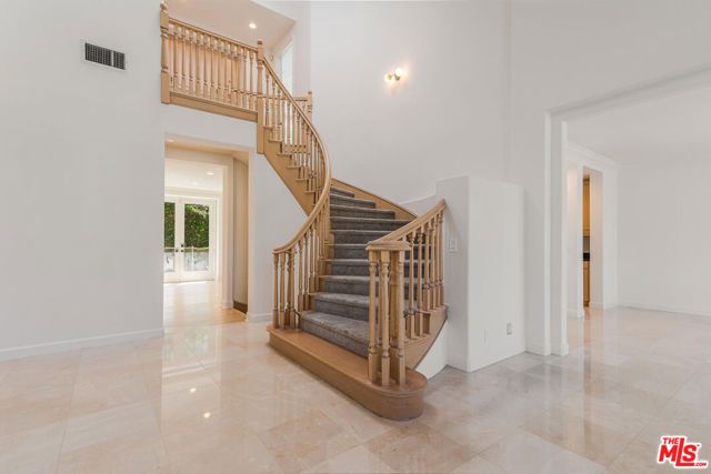 2370 Brookshire Lane, Los Angeles, CA 90077