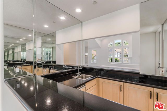 2370 Brookshire Lane, Los Angeles, CA 90077