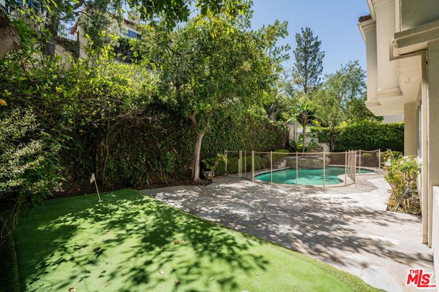2370 Brookshire Lane, Los Angeles, CA 90077