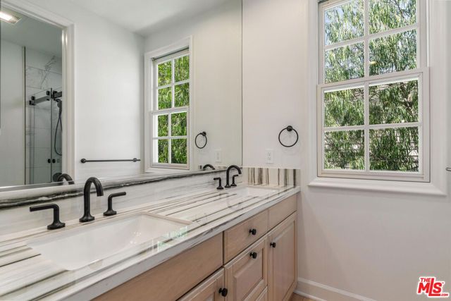 2370 Brookshire Lane, Los Angeles, CA 90077